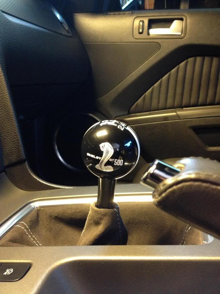 Shift Boot Retainer Color and Install for GT500 Shift Knobs Shelby